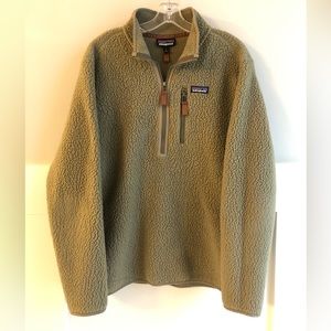 Patagonia half zip retro pile. Like New size L. Khaki Green. Smoke free home